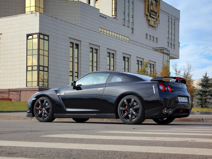  Nissan GT-R Black Edition 2008 года  (фото 11 из 25)